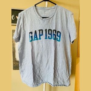 GAP running shirt